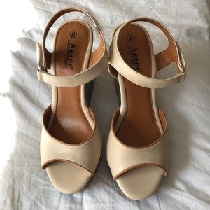 Agape WEDGE TAN HEELS
